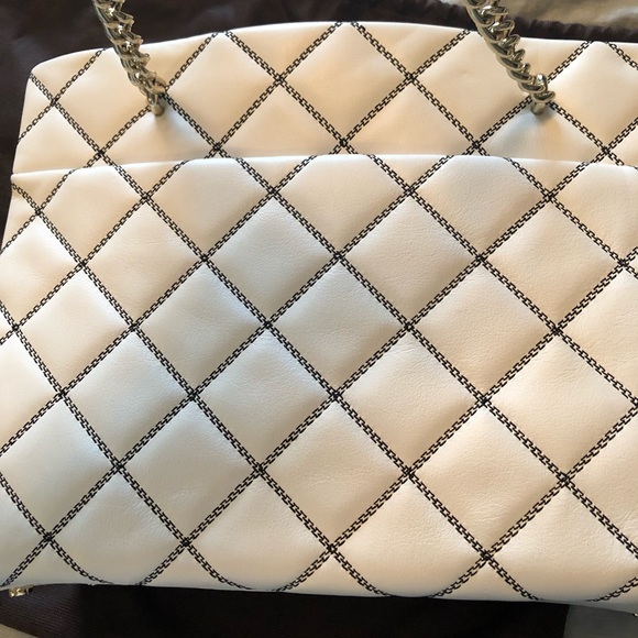 White patterned Kate Spade purse - Picture 5 of 8